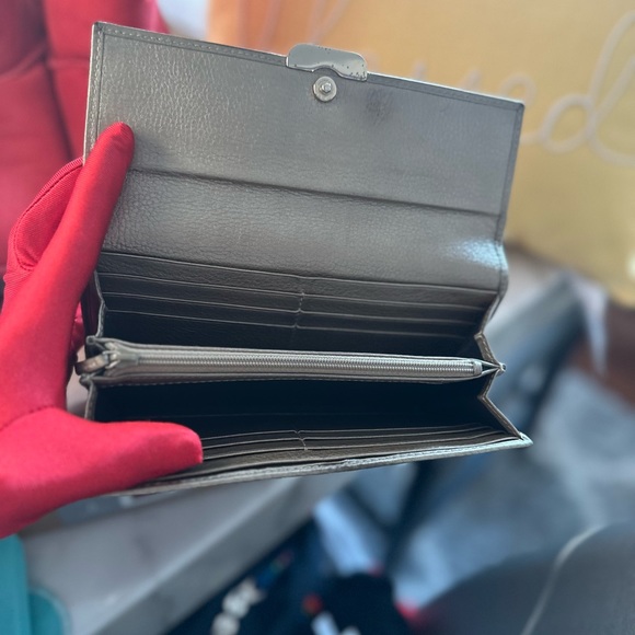 Gucci Canvas Wallet-Reposhed from my friend-See details below please! - Picture 15 of 16